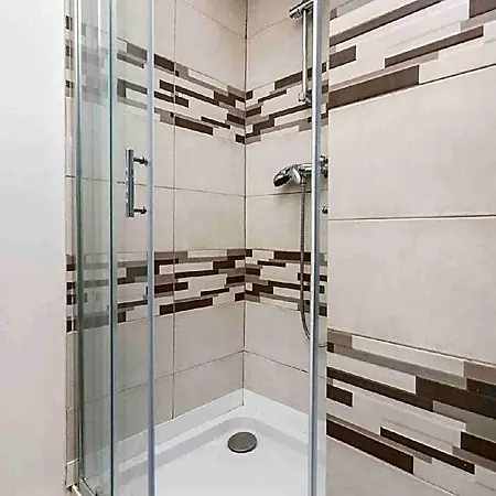 Hotell Large Maison - 5 Chambres- 2 Sdb- Proche Lille 3*