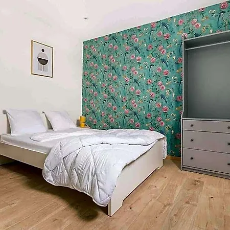 Large Maison - 5 Chambres- 2 Sdb- Proche Lille 3*